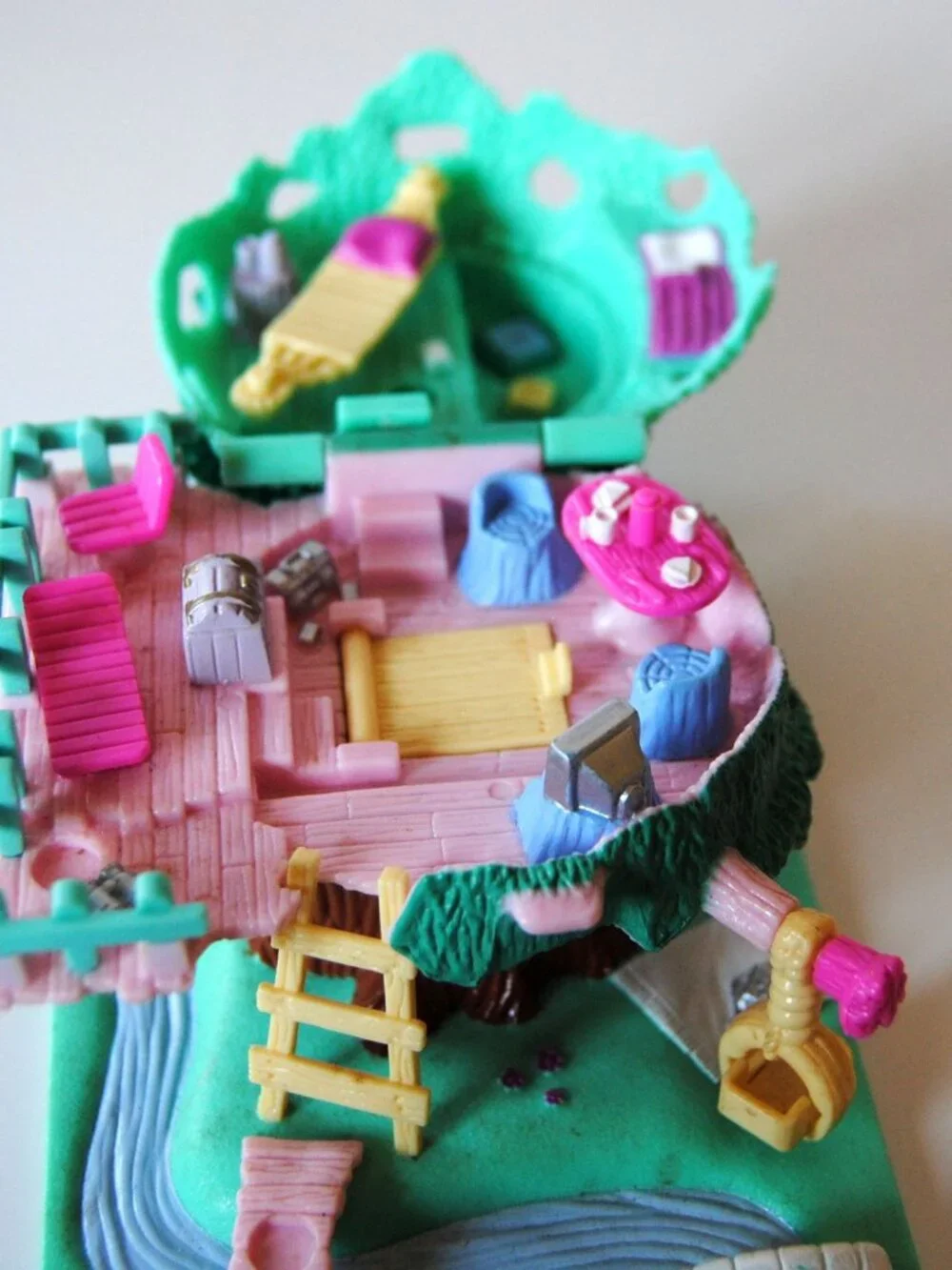 1994 Polly Pocket Tree House 100% COMPLETE Bluebird Pollyville 2 Dolls Vintage